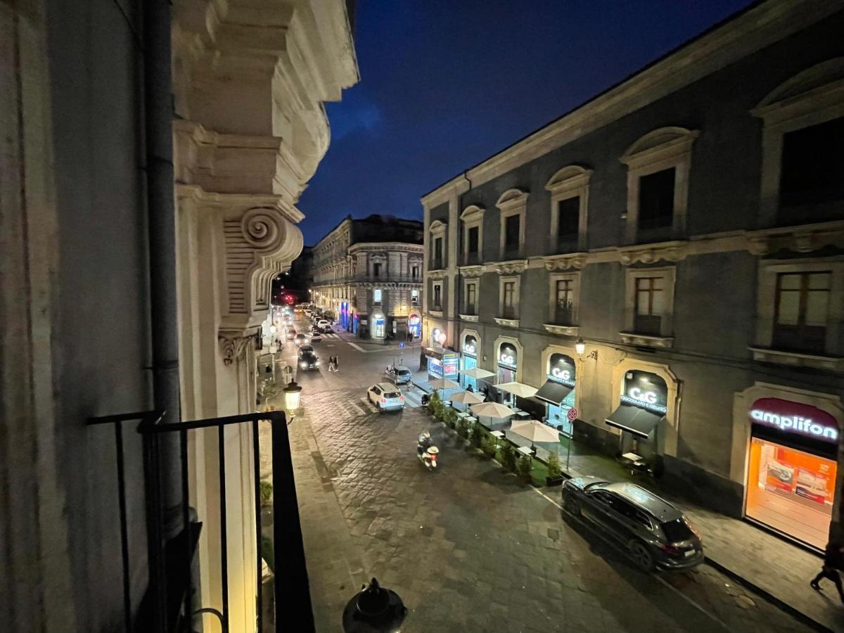 Casa Vacanze Il Duomo Catania Bagian luar foto